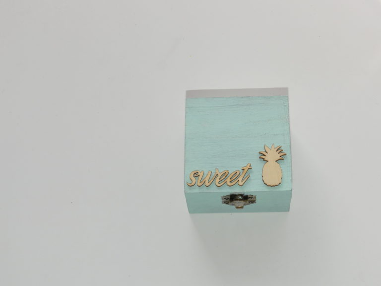 Lee más sobre el artículo Pintura chalk paint para principiantes decorando madera